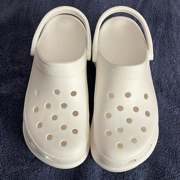 Women’s Crocs - Picture 1 of 6